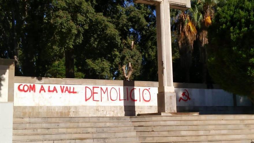 Nuevas pintadas en la Cruz de los Caídos