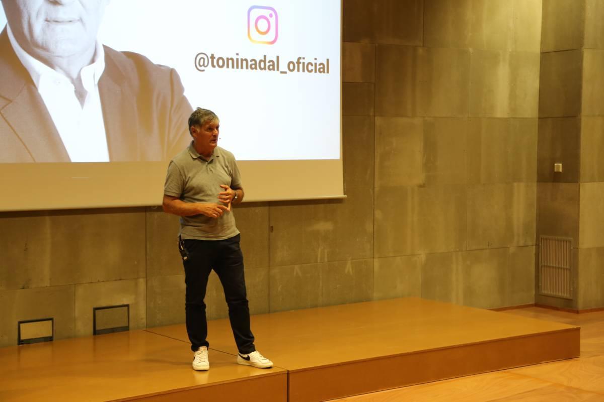 Toni Nadal en el II ciclo de conferencias de Turismo Deportivo y Bienestar
