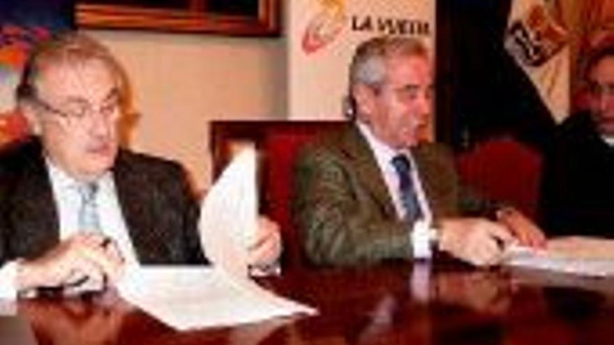 PP y PSOE polemizan sobre el convenio de la Vuelta en Cáceres