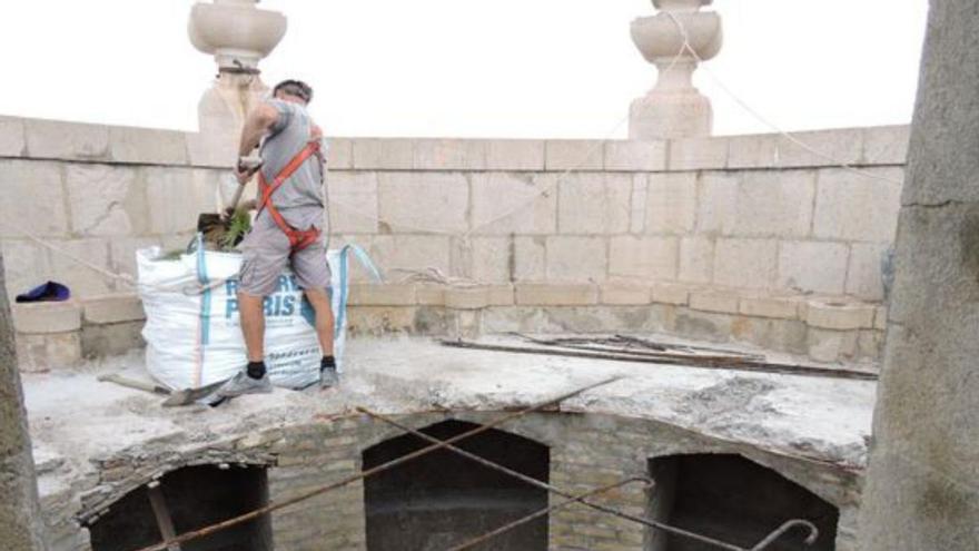 Alerta en el Campanar de Burriana: Arrancan obras por daños en la cubierta