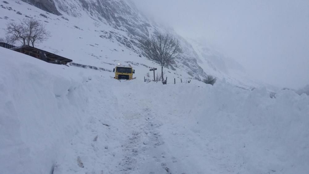 Nevada en Somiedo a las puertas de la primavera