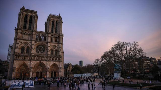 Un año después de su reapertura, Notre Dame supera en visitantes al Louvre y la Torre Eiffel.