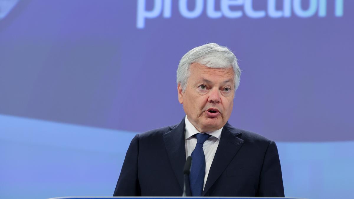 El comisario europeo de Justicia, Didier Reynders, en una rueda de prensa.