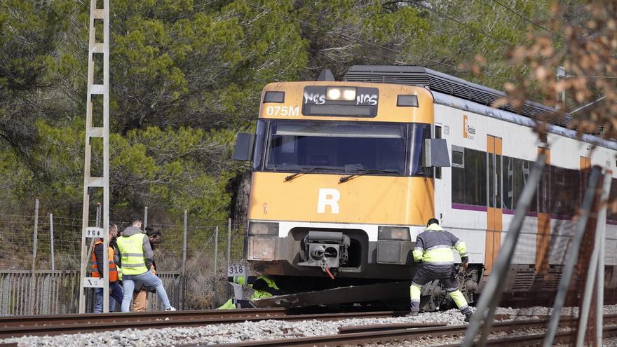 Descarrila sense provocar ferits el primer eix d’un tren de Rodalies de l’R4 entre Vacarisses i Castellbell i el Vilar