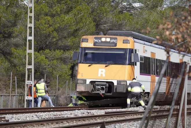 Descarrila sense provocar ferits el primer eix d’un tren de Rodalies de l’R4 entre Vacarisses i Castellbell i el Vilar