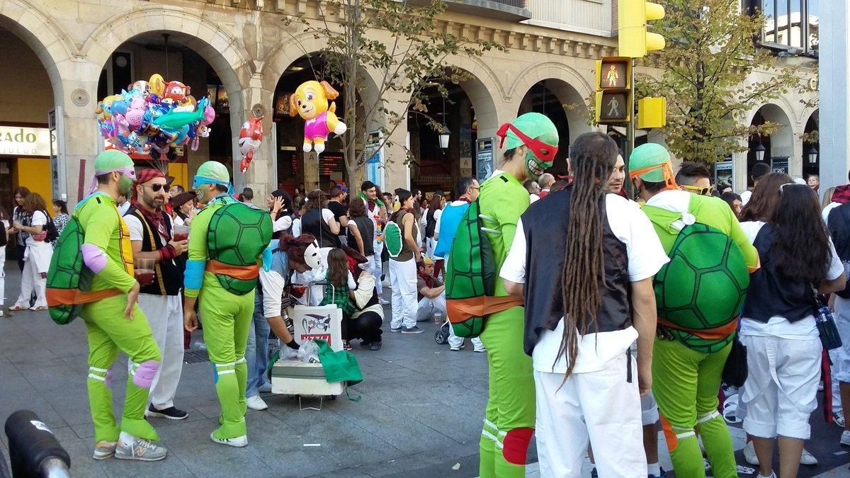 Las peñas se ponen en marcha / en directo con imágenes