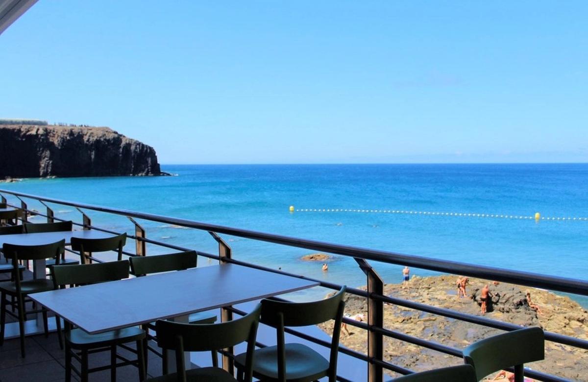 Terraza de La Pizarra, en Sardina