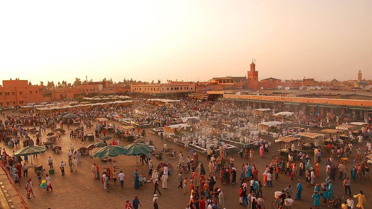 1280px-maroc marrakech jemaa-el-fna luc viatour