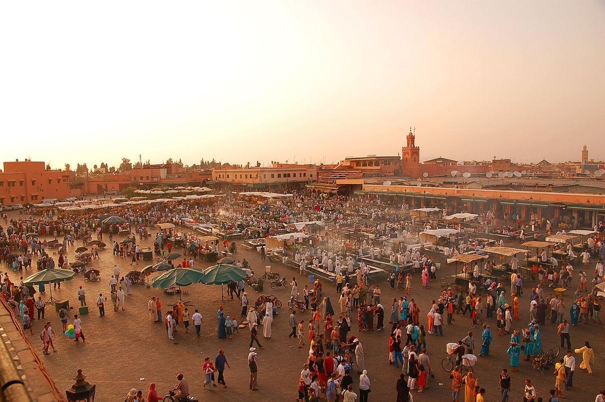 1280px-maroc marrakech jemaa-el-fna luc viatour