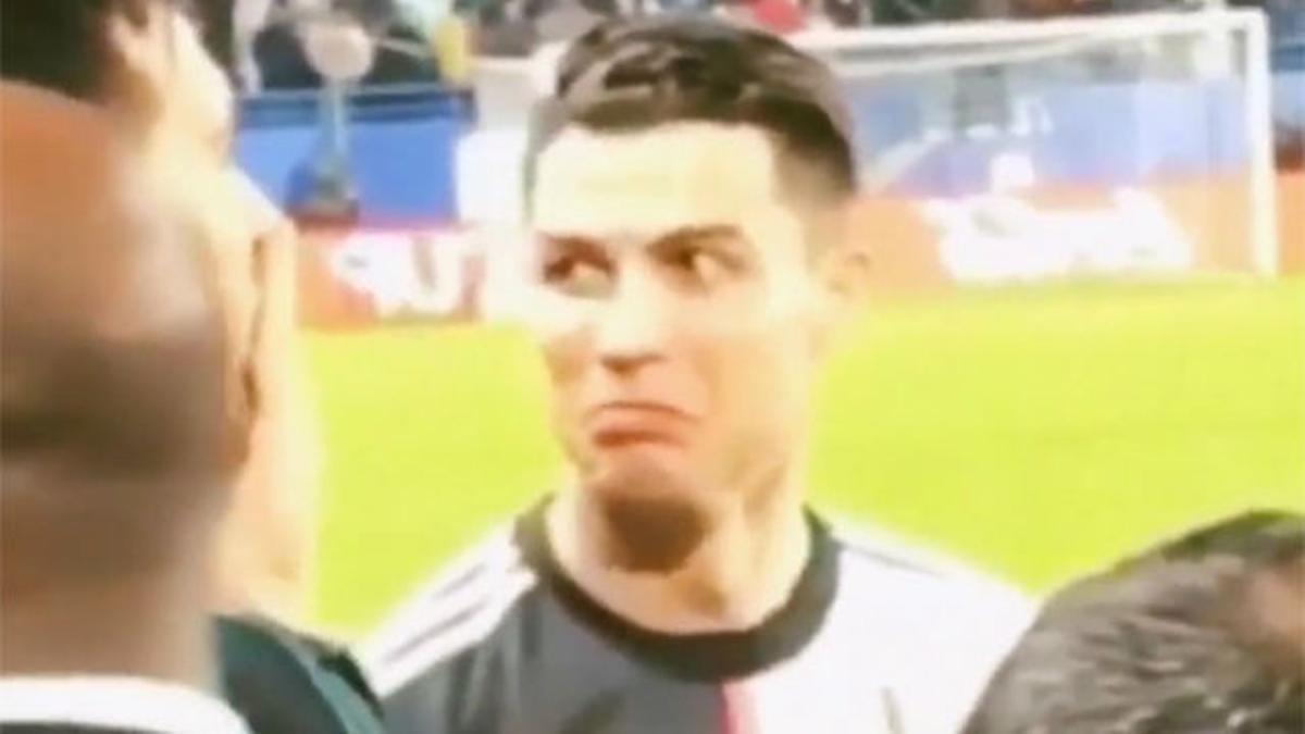 La reacción de Cristiano cuando le cantan "Messi, Messi" desde la grada