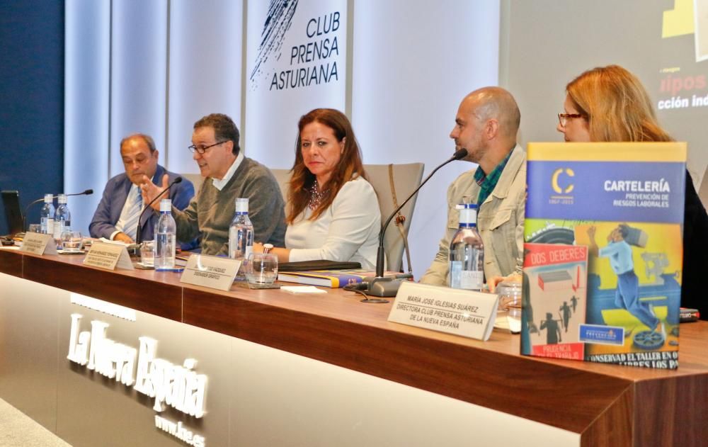 Presentación del libro "Cartelería de Prevención de Riesgos Laborales" en el Club Prensa Asturiana de LA NUEVA ESPAÑA