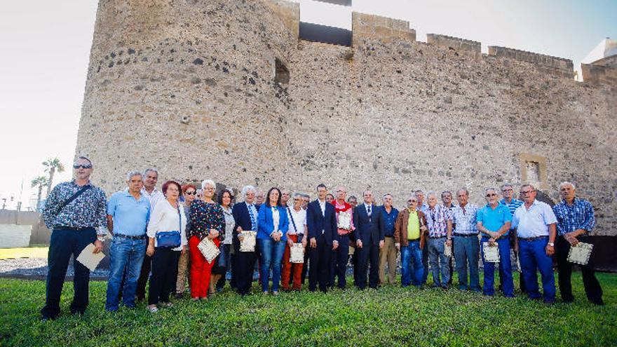 La ciudad homenajea a los 48 jubilados del Ayuntamiento en 2017