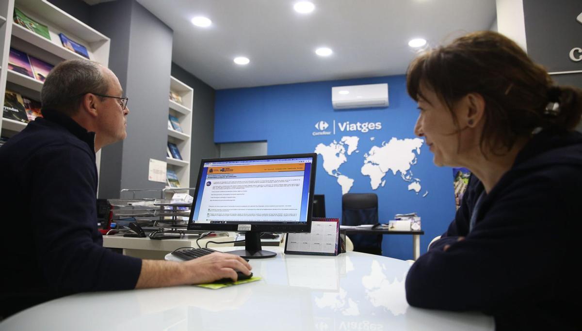 Els hotelers reclamen al Govern que esmeni el registre de viatgers