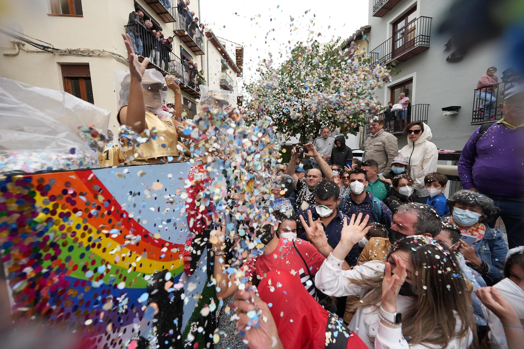 Búscate en el desfile de carrozas y disfraces de l'Anunci de Morella