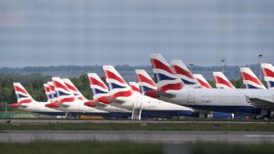 Archivo - Aeropuerto de Gatwick en Londres