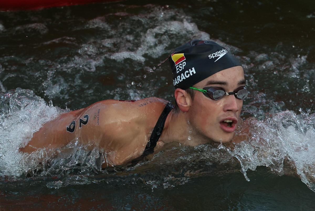 Carlos Garach compite en la prueba masculina de 10km en aguas abiertas de los Juegos Olímpicos de París 2024 Carlos Garach compite en la prueba masculina de 10km en aguas abiertas de los Juegos Olímpicos de París 2024