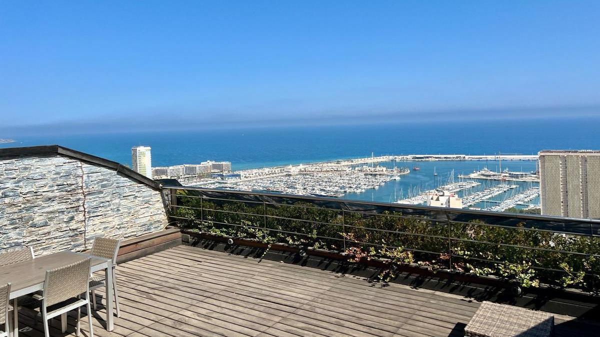 El ático con vistas al mar que se vende en tucasa.com