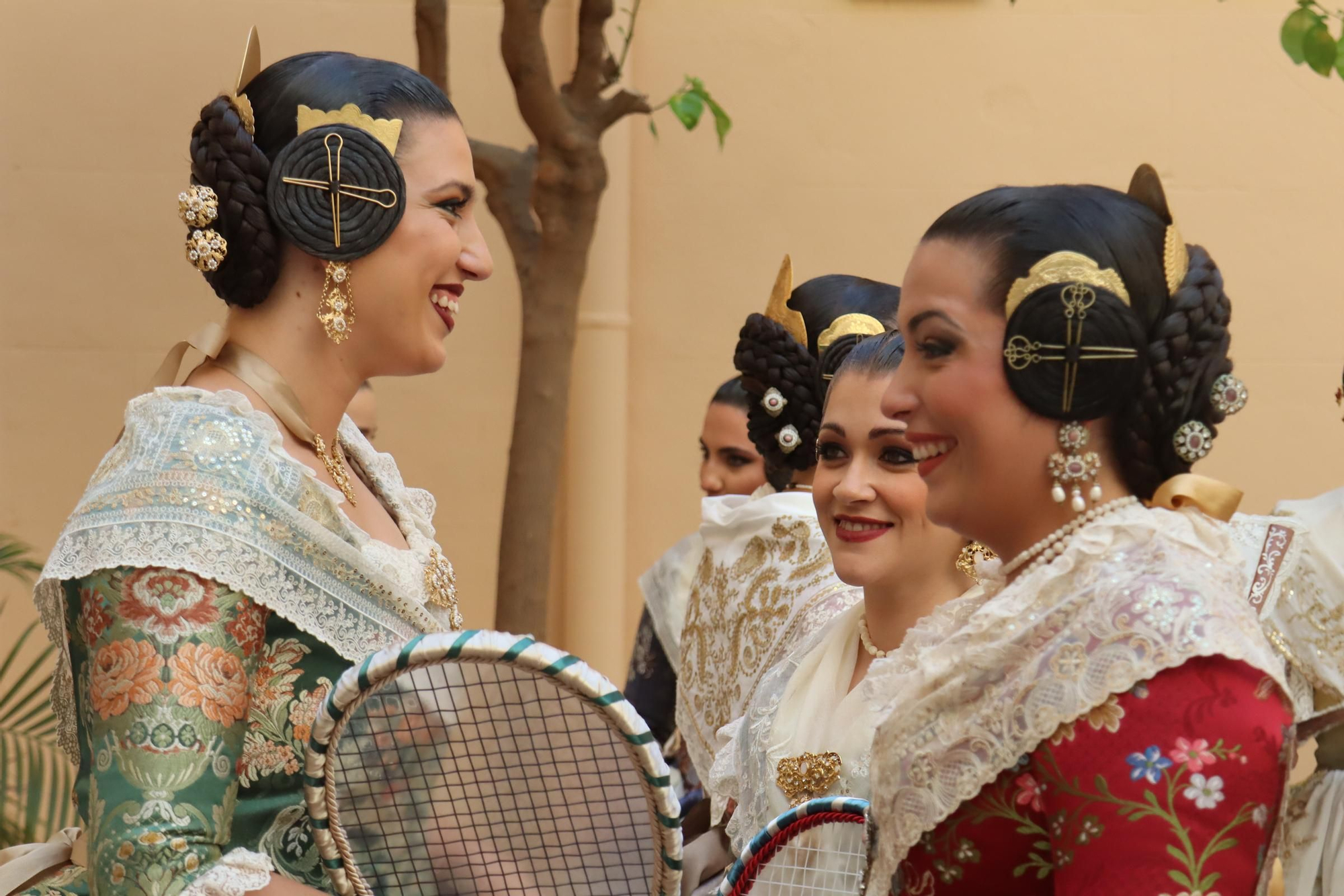 Las candidatas a Fallera Mayor de València 2026 se estrenan en la Batalla de Flores
