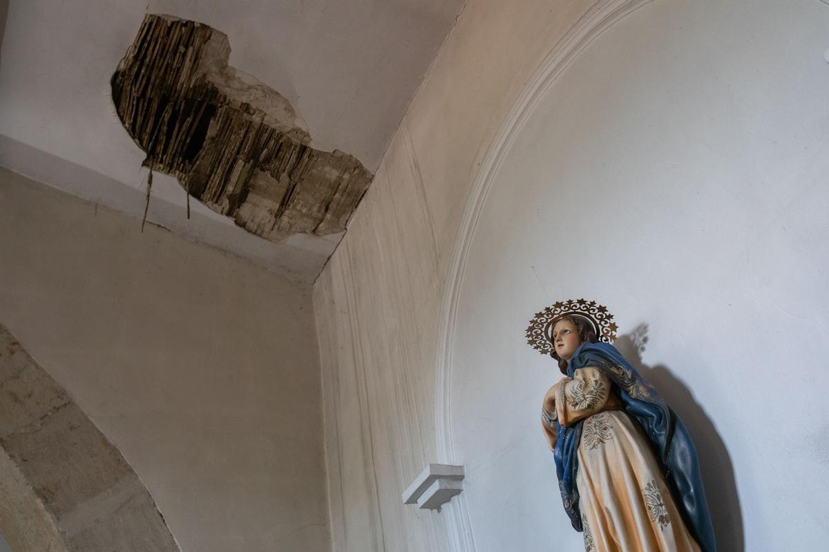 Desprendimientos del techo de la iglesia de Santo Domingo en El Cubo.