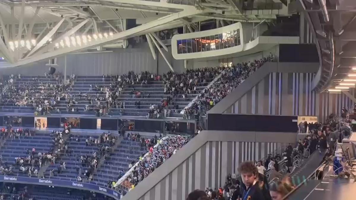 Celebración por todo lo alto del Celta, que asalta un Bernabéu que perdió los nervios con los árbitros y los suyos