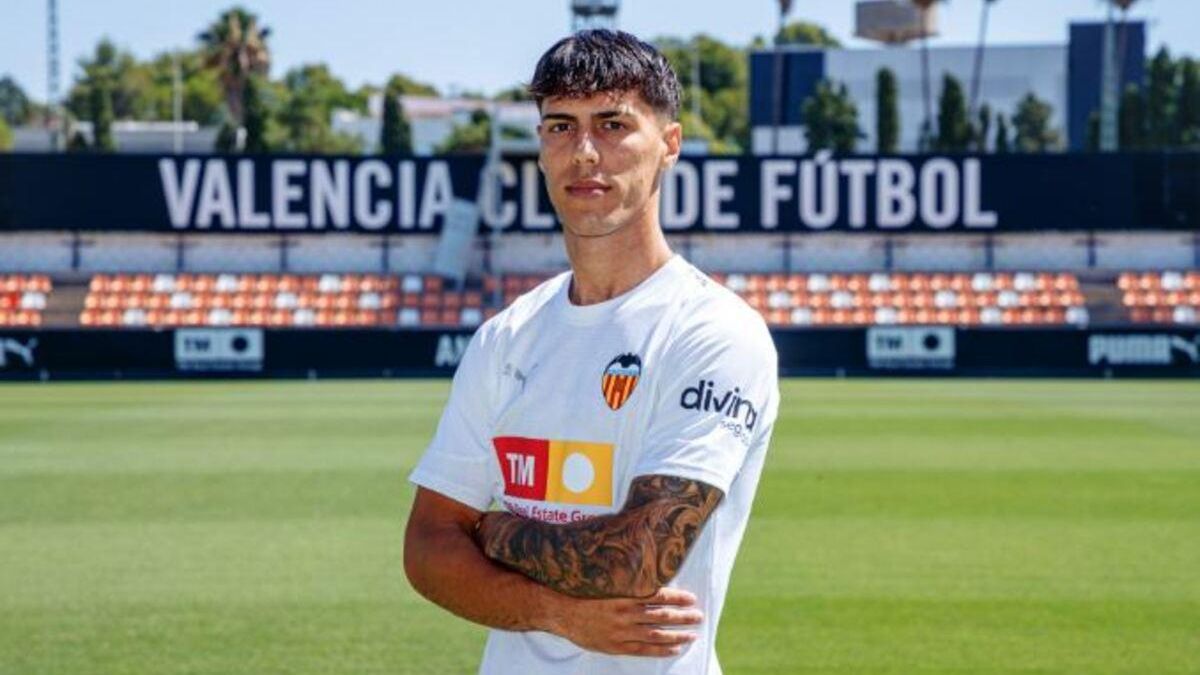 Lucas Núñez renueva con el VCF