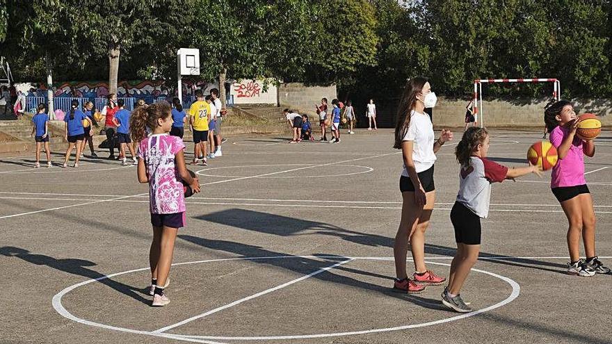 A La Salle s&#039;aprofiten les pistes exteriors mentre la temperatura ho permeti