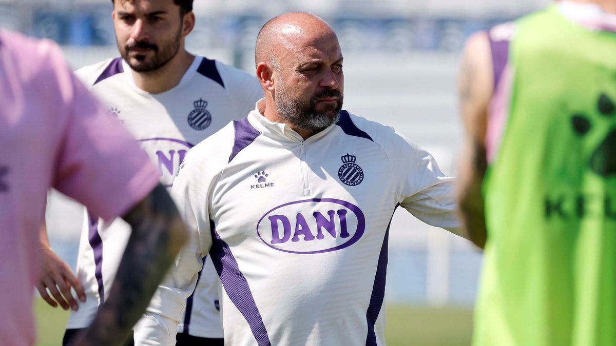 Manolo González, en un entrenamiento del Espanyol.