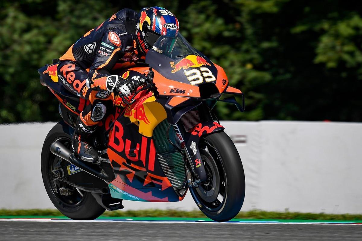 Brad Binder en acción con su KTM