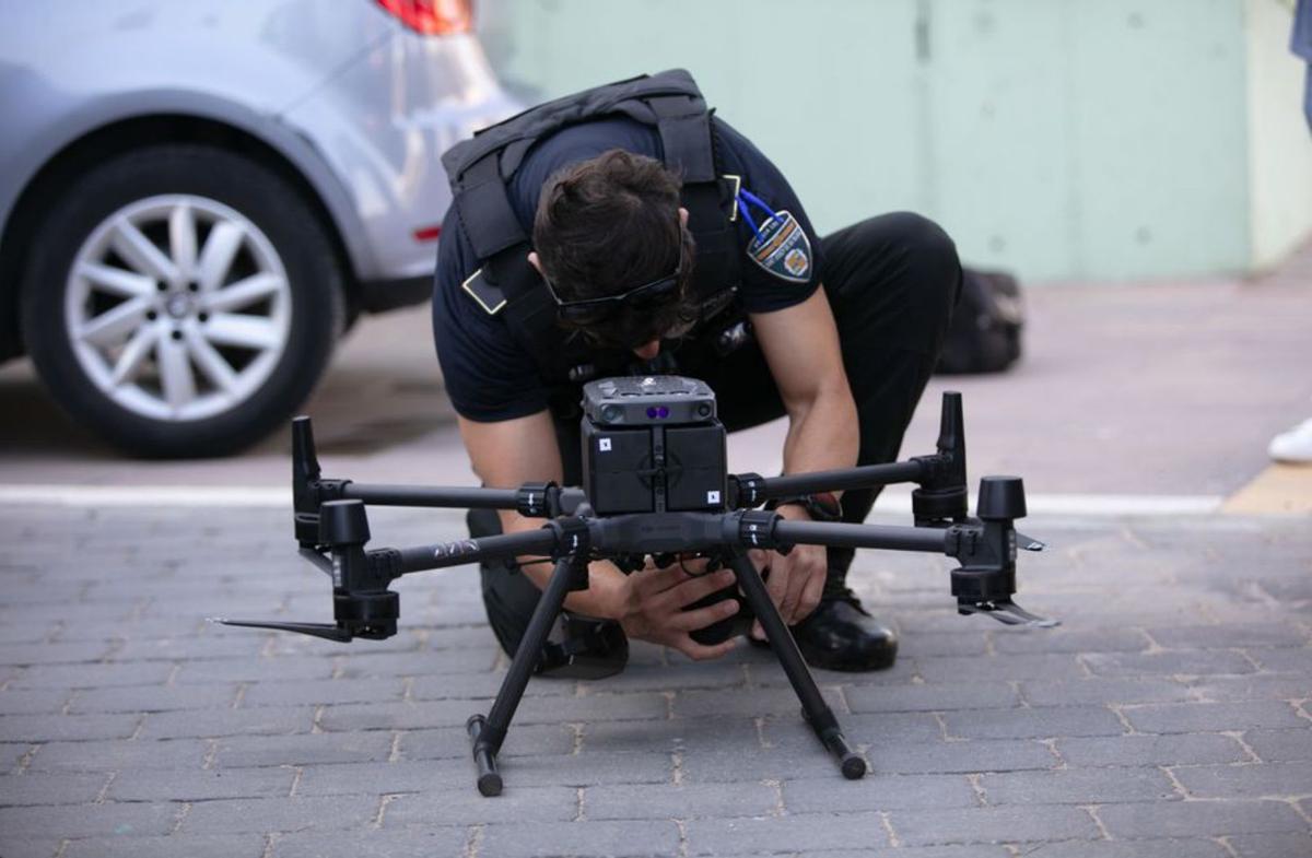 Drones para que los ojos de la Policía de Sant Josep lleguen a todas partes |