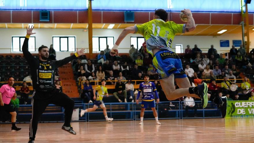 El Balonmano Zamora Enamora pierde ante BM Caserío y asegura el descenso a final de temporada en División de Honor Plata