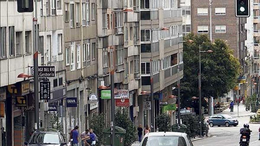 Varios edificios de la calle Coruña tendrán que revisarse.  // José Lores