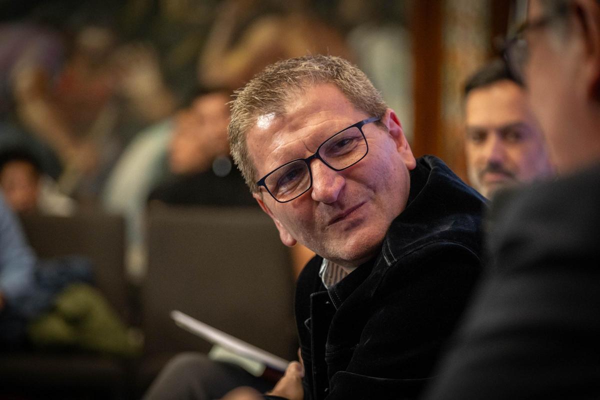 Jorge Dávila presenta su primera novela, 'El anillo de Faride'