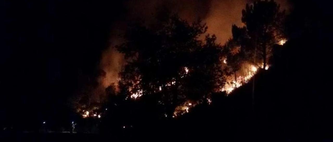 El lugar de Traspenas registró un incendio forestal el segundo día de las fiestas. // Laura Moure