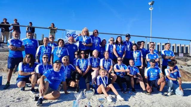 Integrantes del Breogán de O Grove que participaron en la competición de barcos dragón.