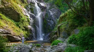 La ruta de senderismo en Galicia que tiene a los viajeros fascinados: entre bosques, cascadas y ríos mágicos