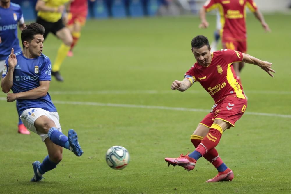 Un lance del Real Oviedo-Las Palmas