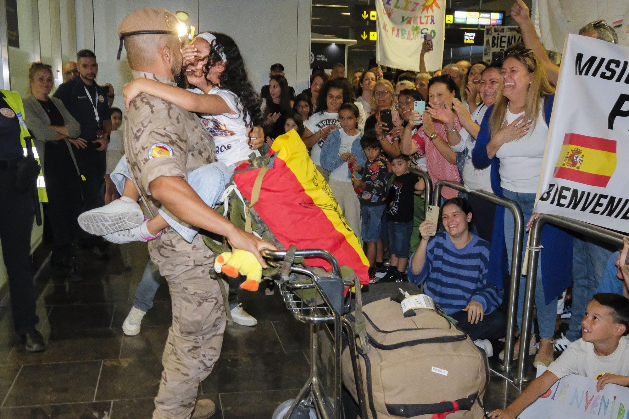 Llegada al aeropuerto de Gran Canariade 50 militares desplazados a Irak