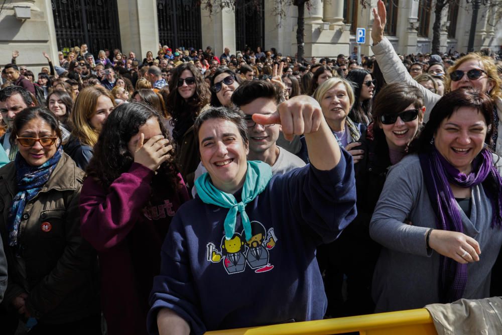 Búscate en la mascletà del 8 de marzo