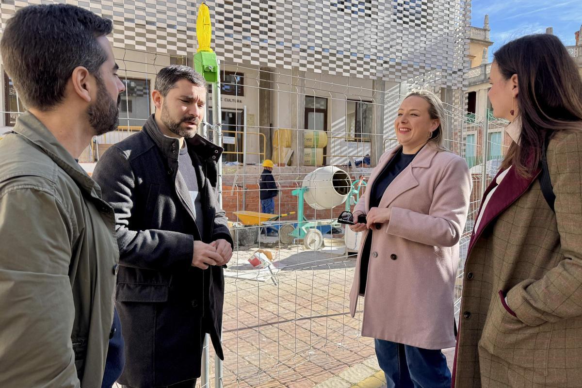 Muñoz, Falomir, Ibáñez y Gómez, en la visita.