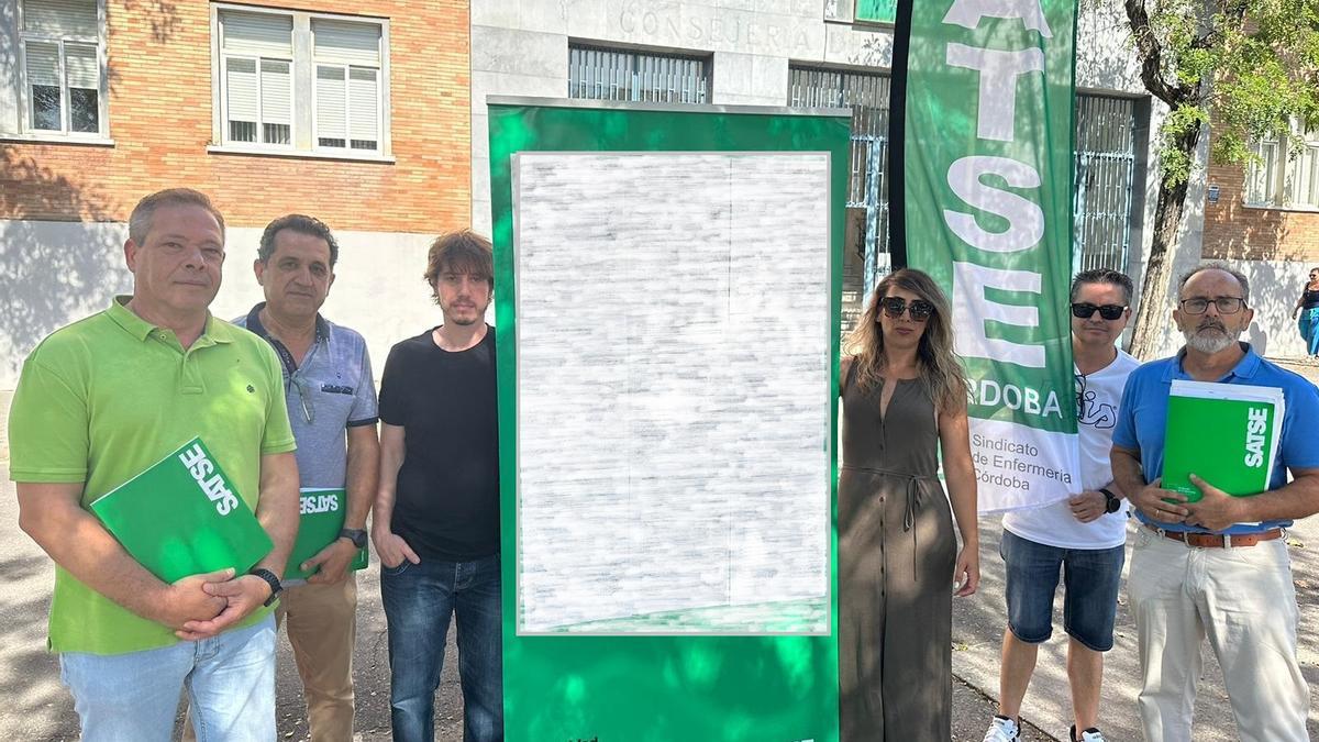 Delegados del Satse han registrado las firmas en la Delegación de Salud de la Junta en Córdoba.
