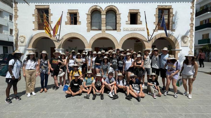 Estudiantes de instituto de Palma conocen Santa Eulària