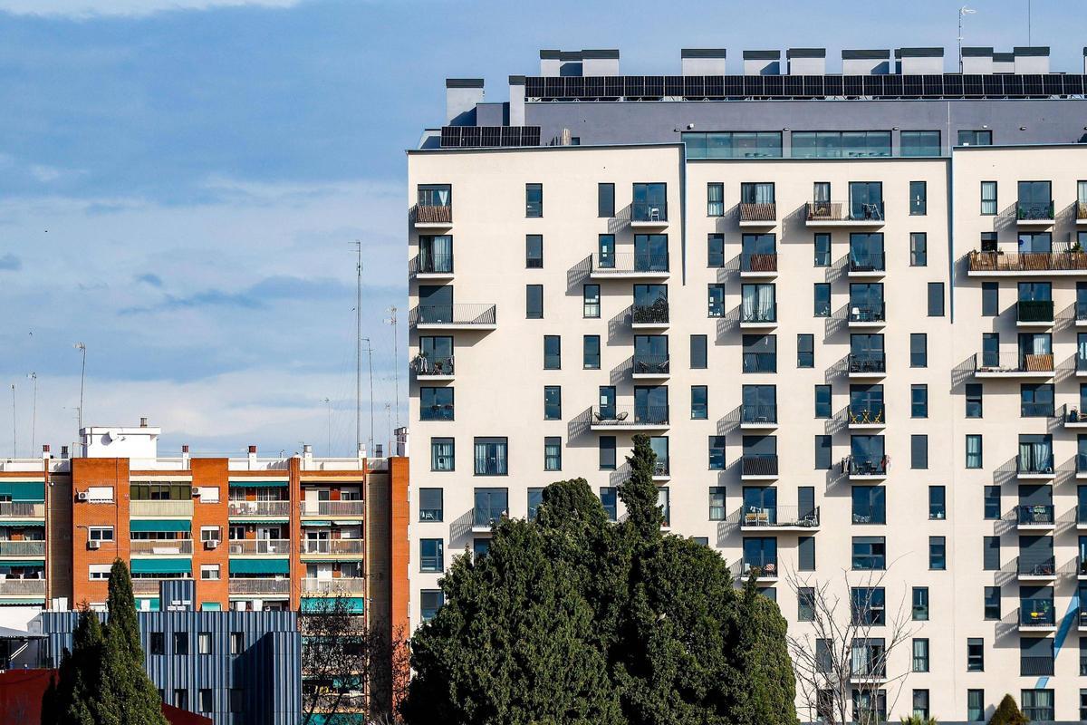 Edificio de viviendas en el barrio de Quatre Carreres de València.