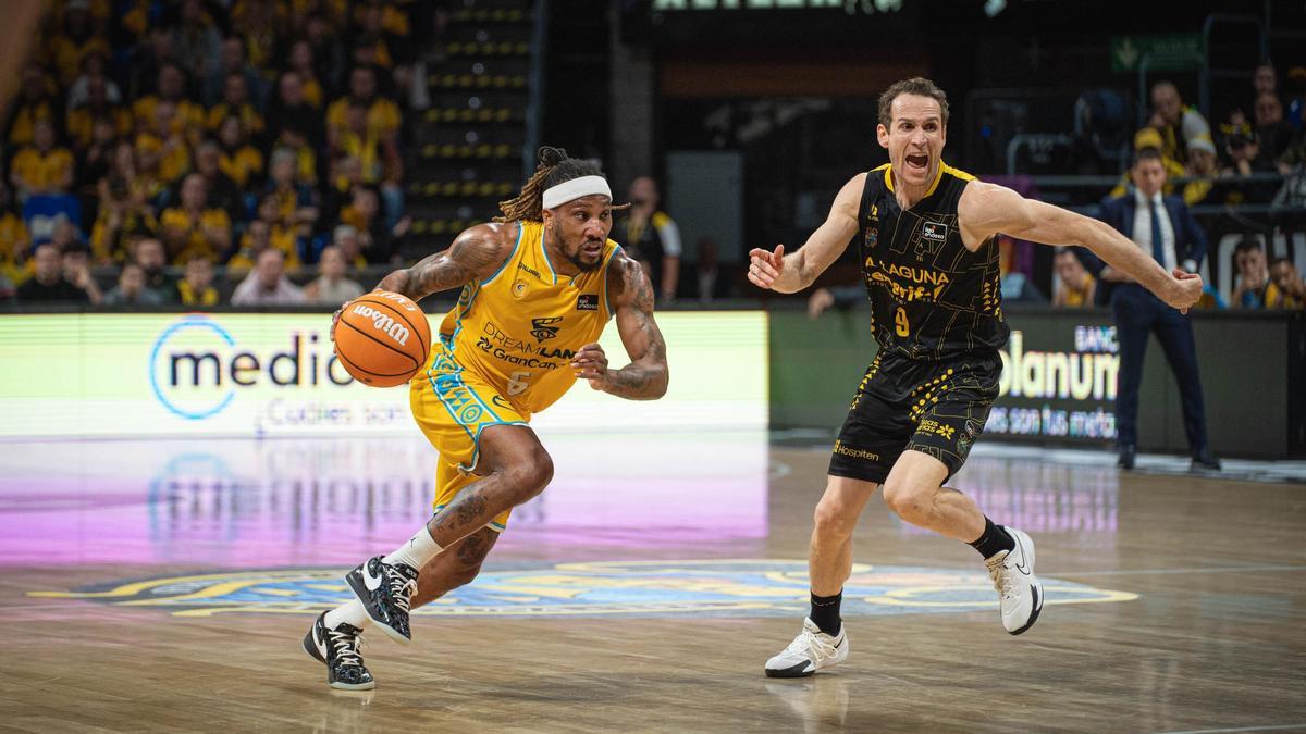 El partido La Laguna Tenerife CB Canarias-CB Gran Canaria, en imágenes