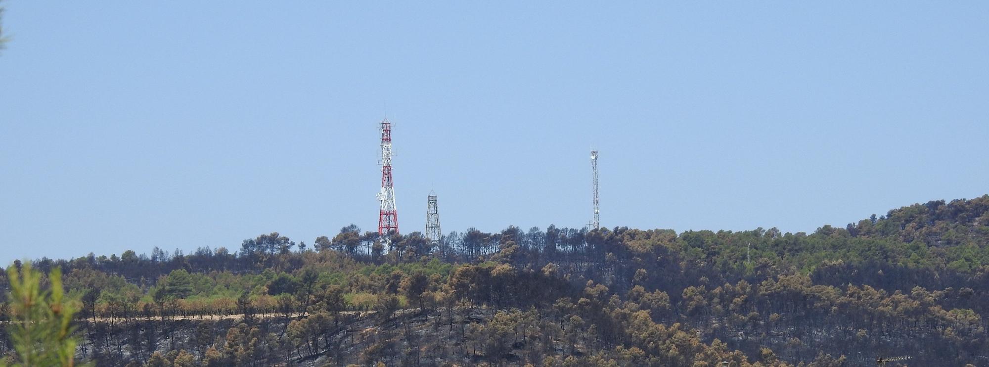 El antes y el después: así ha calcinado el incendio el paraje de Casas de Moya