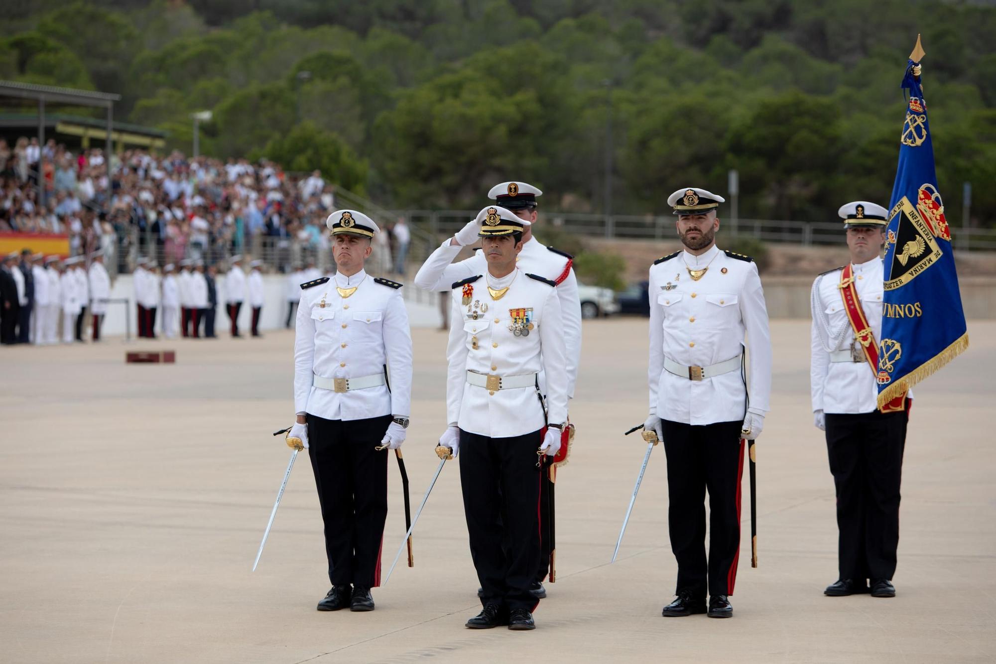 Fotos de la jura de bandera de nuevos soldados en la Escuela de Infanteria de Cartagena 2024.