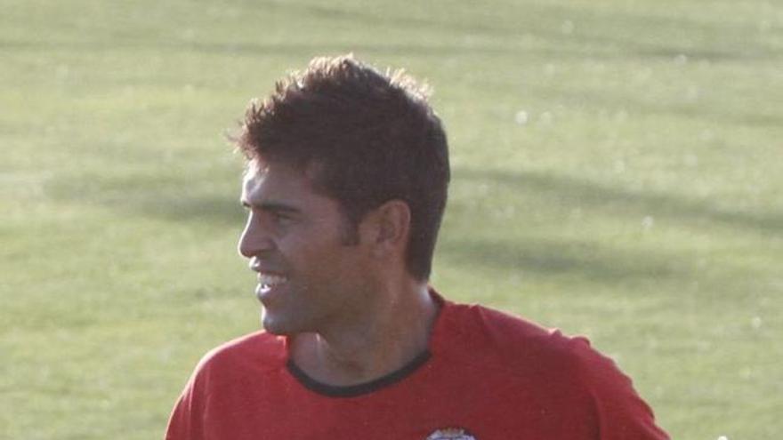 Manu Arias, durante un entrenamiento en el anexo.