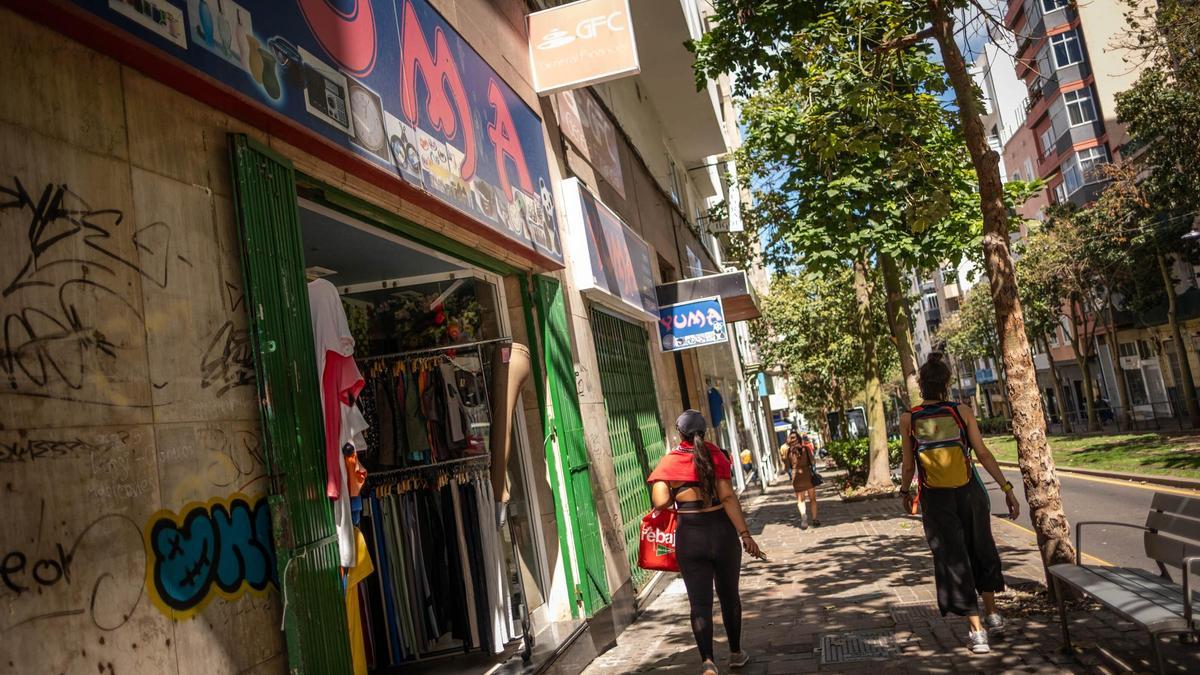 Zona comercial en la Rambla Pulido, en el municipio de Santa Cruz de Tenerife.