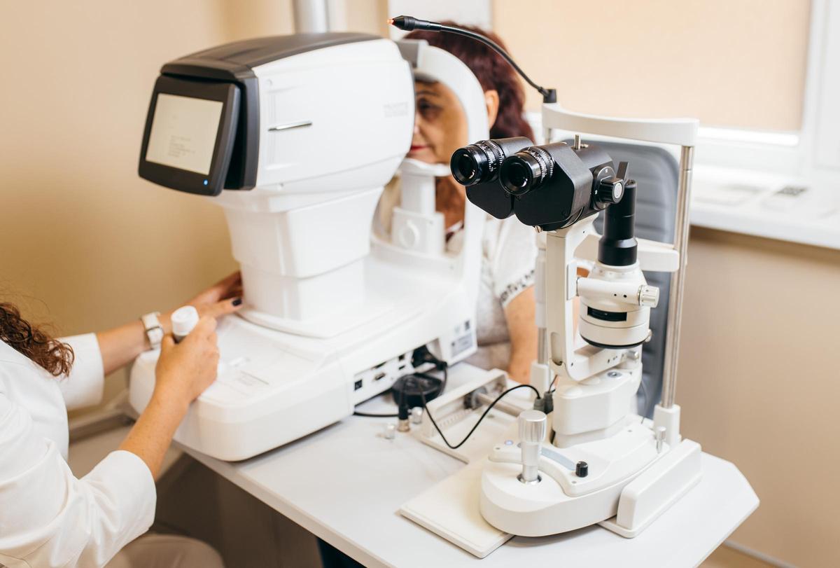 La operación de cataratas es la que acumula más retrasos en el listado de procesos quirúrgicos.