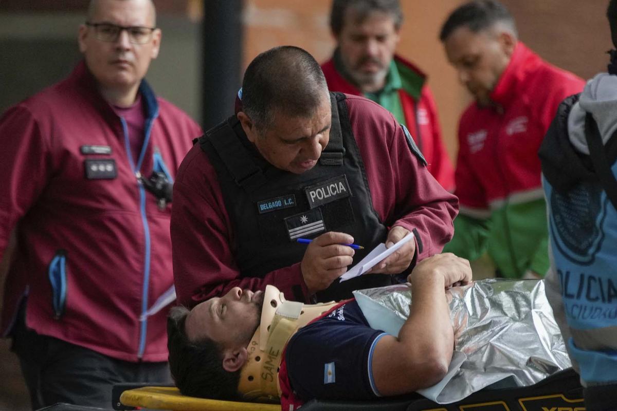 Tren de pasajeros se estrelló contra un tren de mantenimiento en Buenos Aires, dejando al menos 30 personas hospitalizadas, dos de las cuales estaban en estado grave