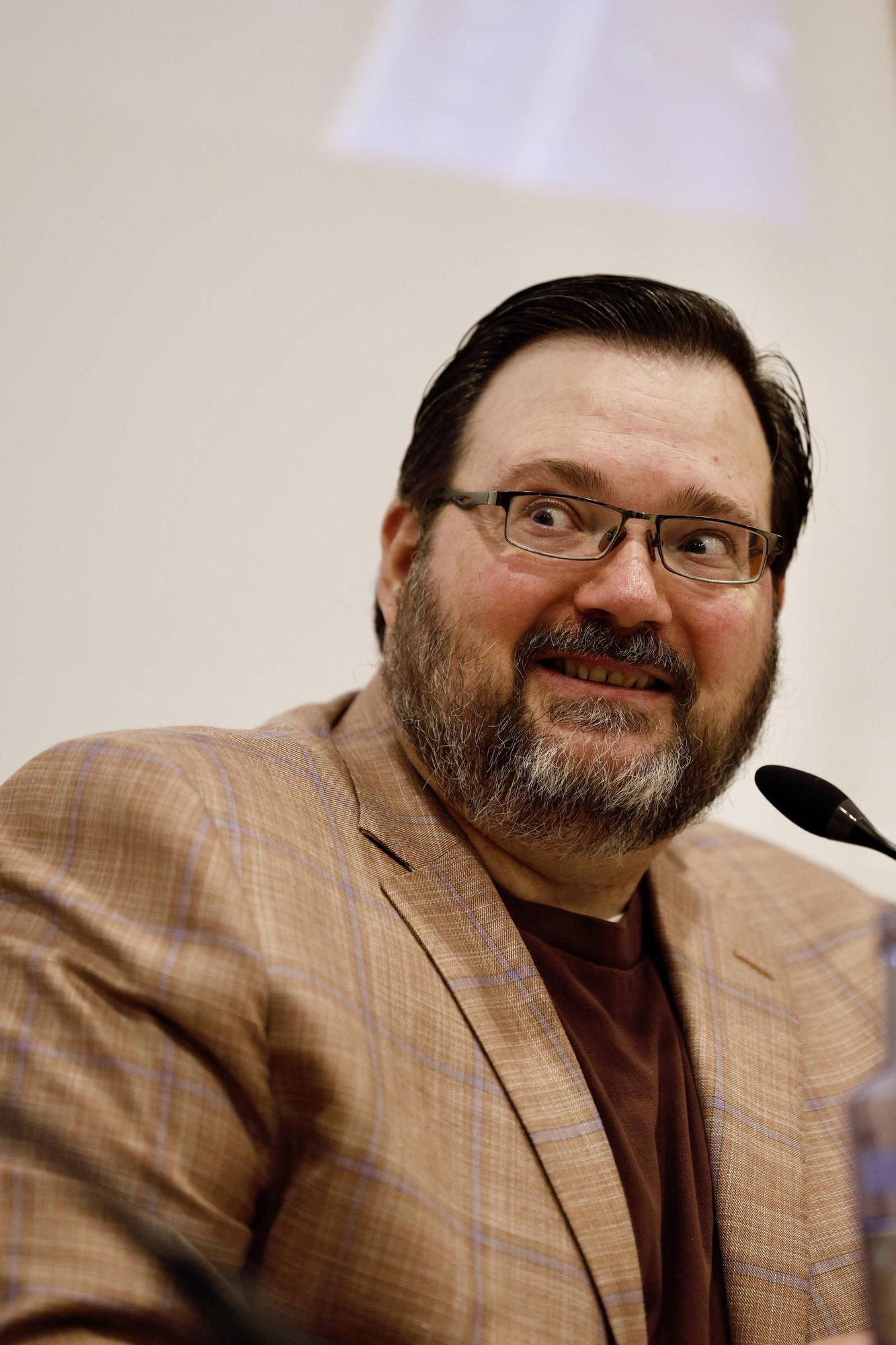 EN IMÁGENES: Brandon Sanderson desata la locura en su segundo día en Avilés